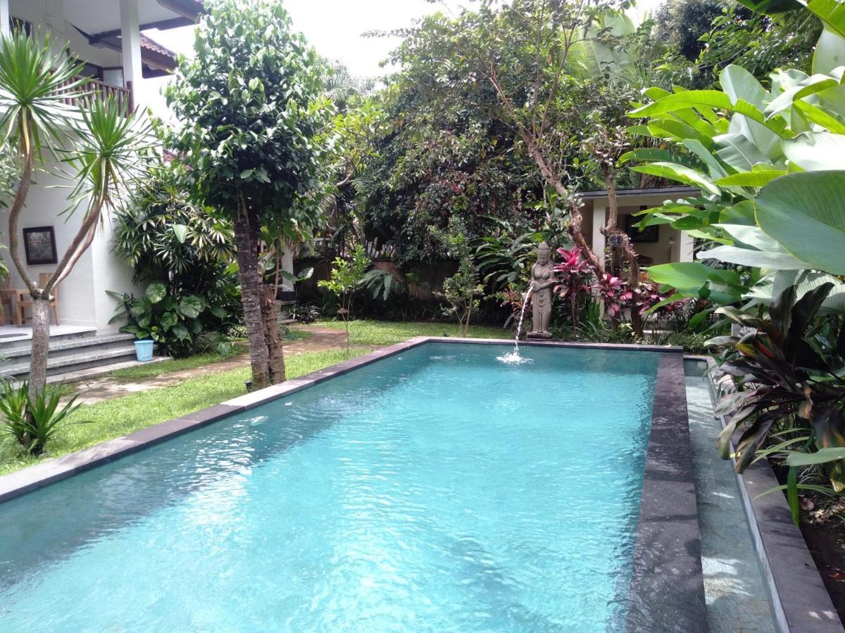 Manggis Sari Guesthouse Ubud  Ngoại thất bức ảnh