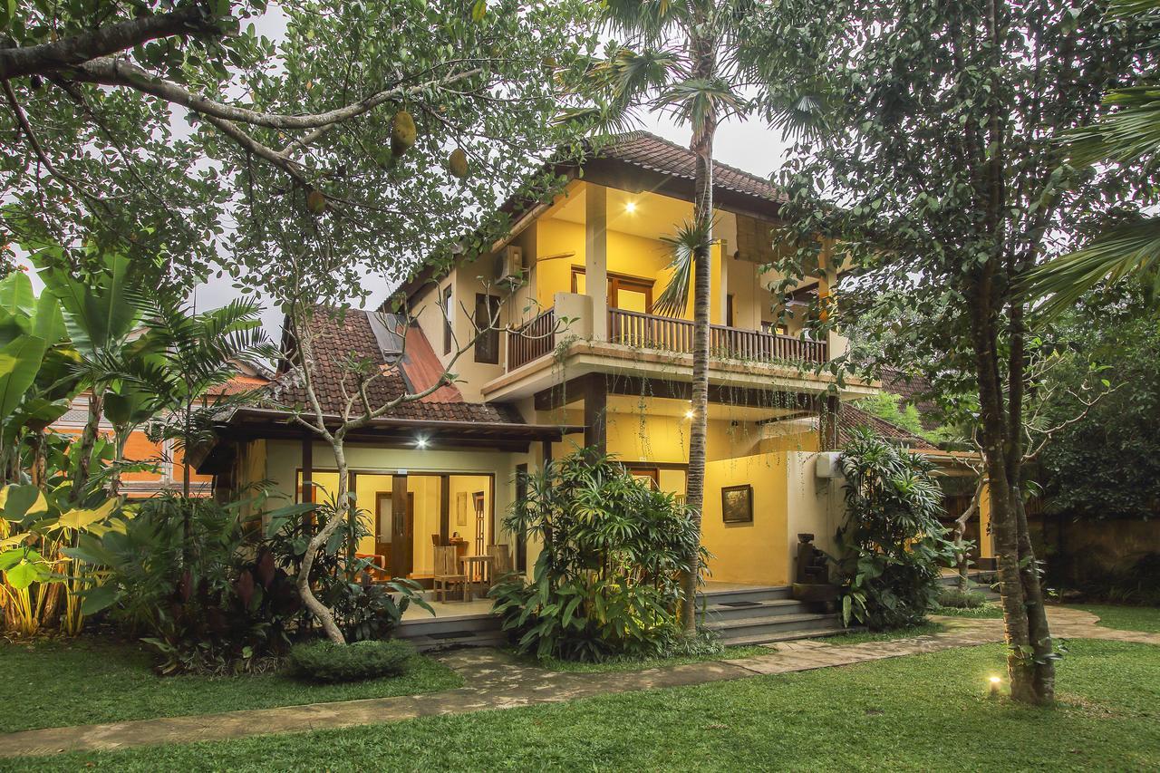 Manggis Sari Guesthouse Ubud  Ngoại thất bức ảnh