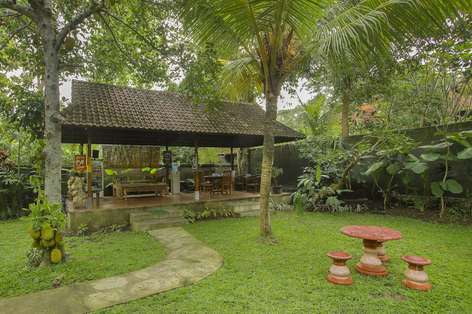 Manggis Sari Guesthouse Ubud  Ngoại thất bức ảnh